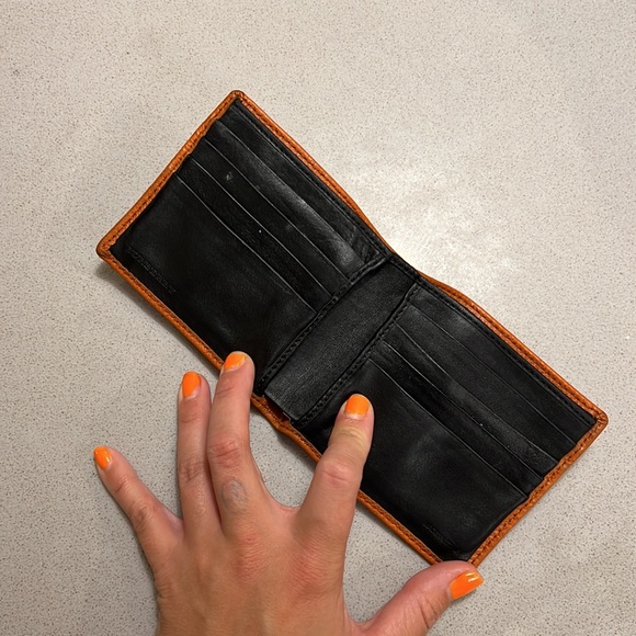 authentic BURBERRY bifold Orange leather embossed wallet - Picture 4 of 7